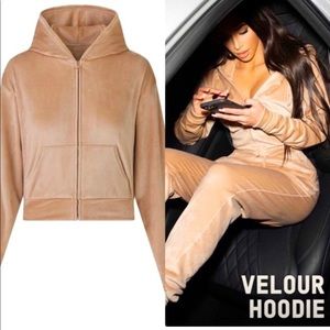 SKIMS VELOUR GOLD ZIP HOODIE SZ M